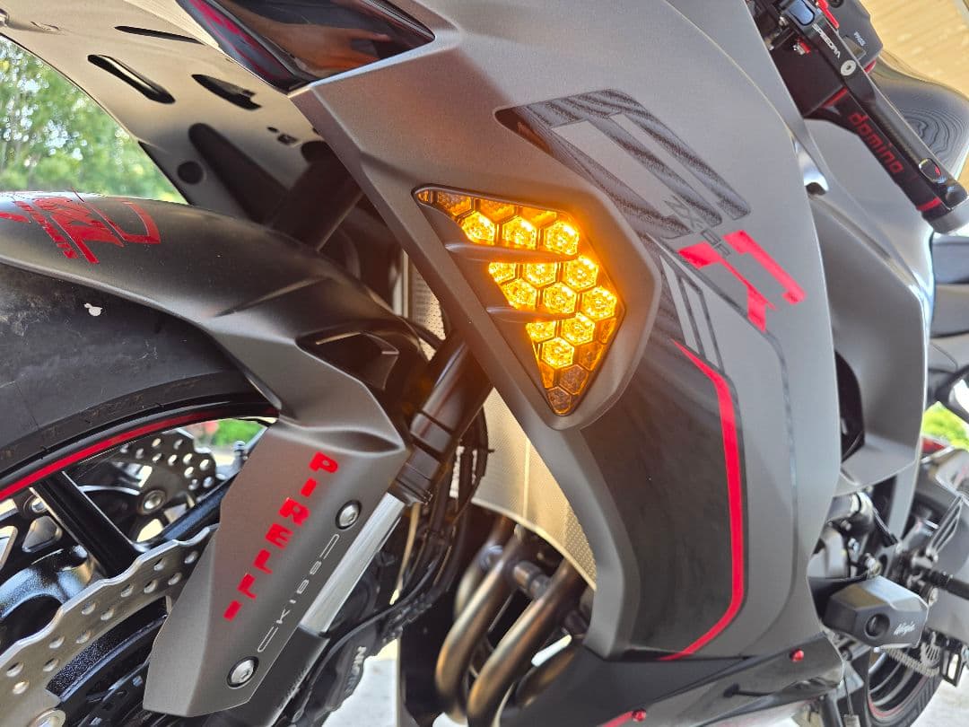 TSTカワサキNinja用フロントウインカー