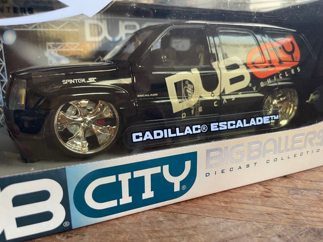 JadaToys未開封DUBCITY Cadillac Escalade1/18