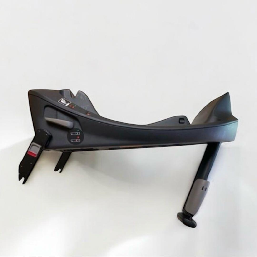 cybex サイベックス　エイトン　チャイルドシート