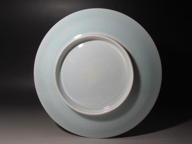 ☆ 塚本快示 (快山) 青白磁涛文皿 目をひく一品です