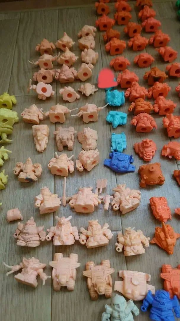 機動戦士ガンダム　ガン消しまとめ売り　約200体　パーツ有り