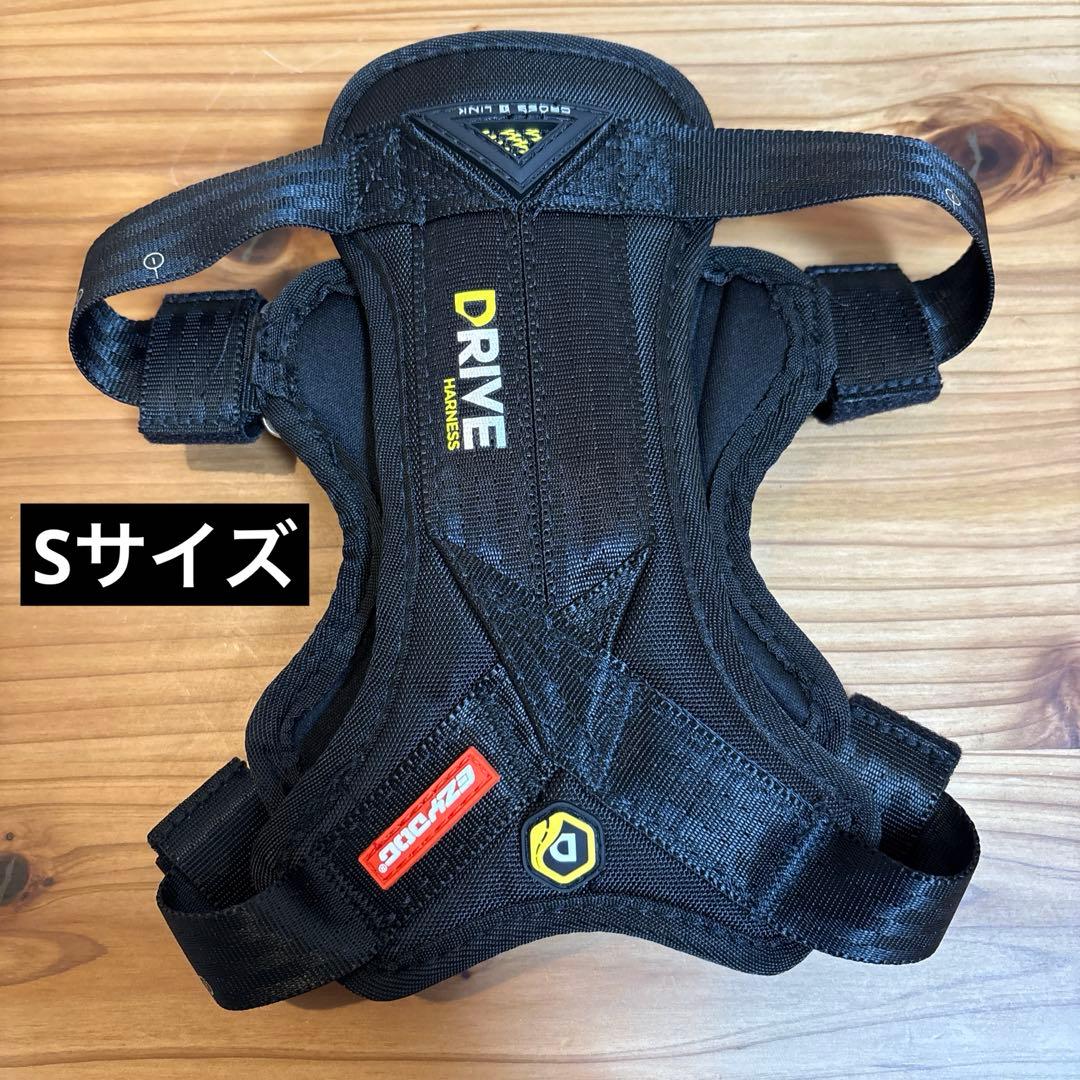 イージードッグ　ドライブハーネス　S 愛犬と愉しいドライブ・アウトドアをーEZYDOGとのコラボレーション