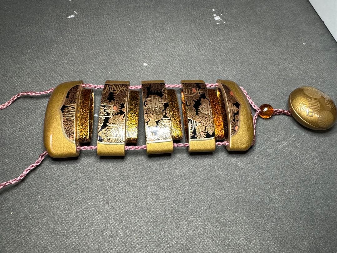 蒔絵　印籠　漆器　古美術品　 細密細工　骨董　アンティーク　彫刻 工芸品