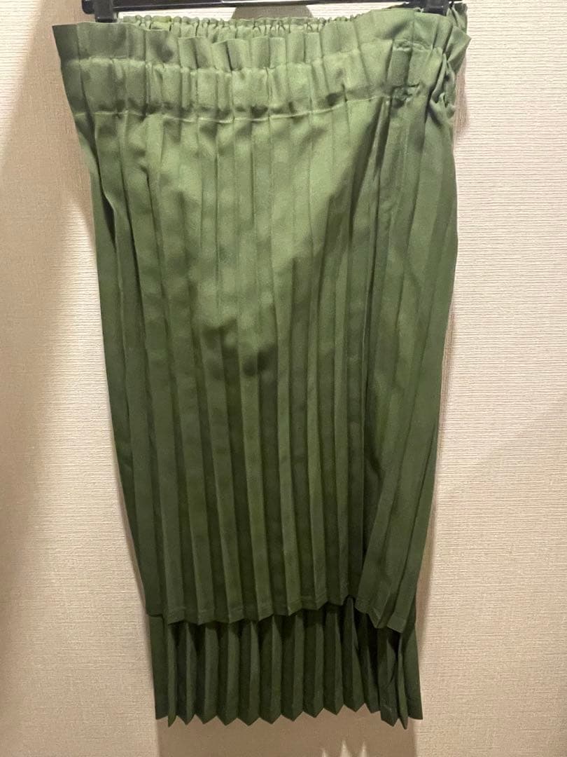 ISSEY MIYAKE プリーツスカート ひざ丈 オリーブグリーン