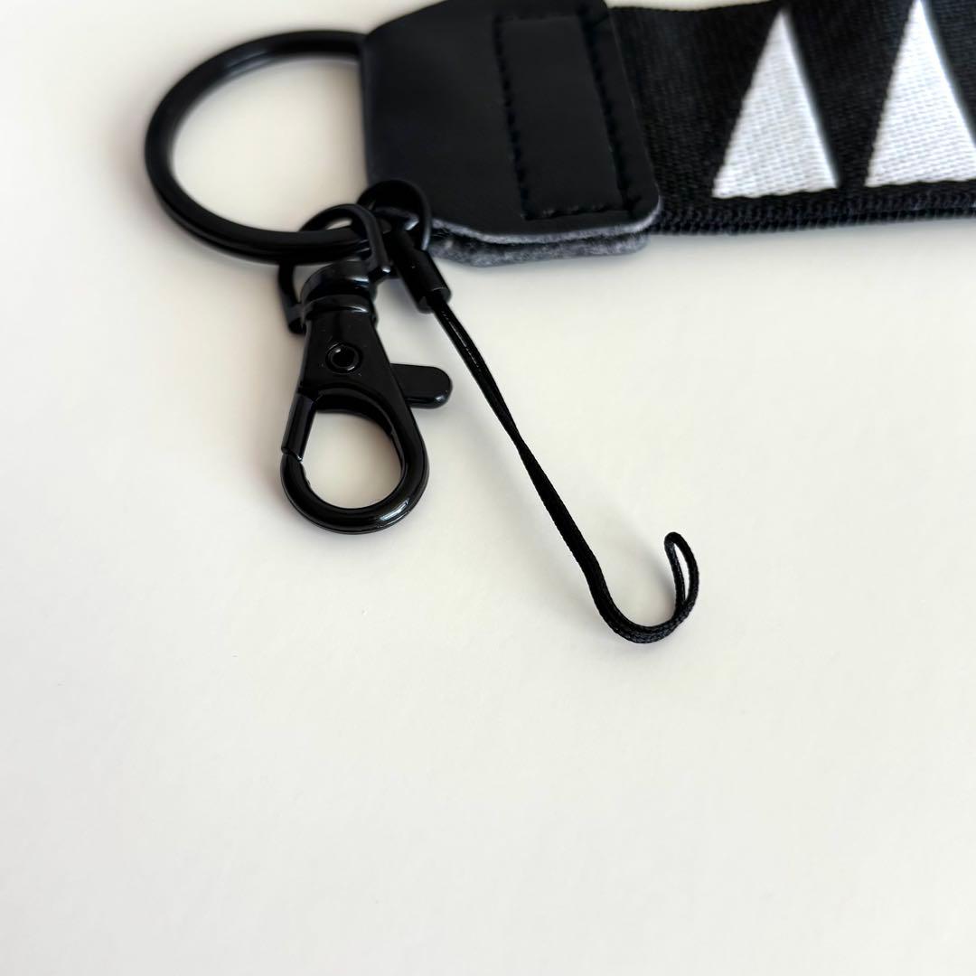 公式】BE:FIRST ビーファーストMANATO BIGハンドストラップ - メルカリ