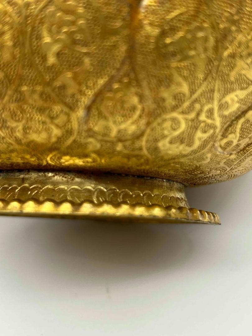 唐時代 金器 金象嵌鏨彫吉祥蓮花瑞獣紋葵口鉢