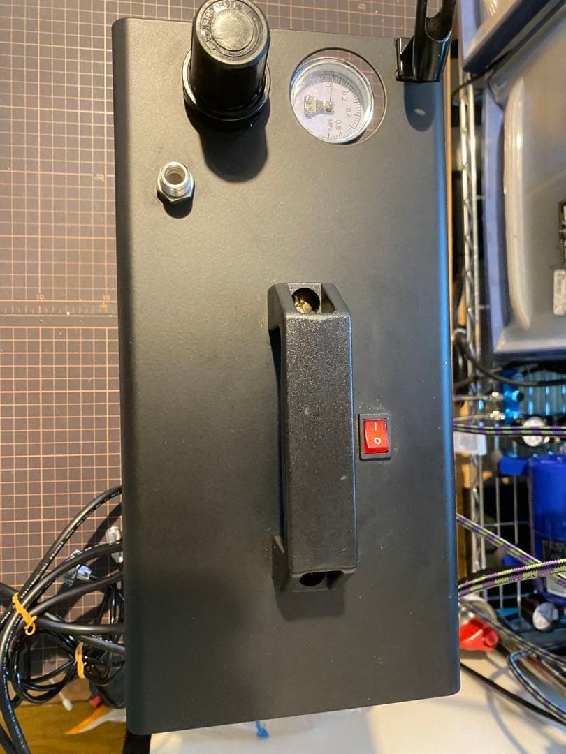 アネスト岩田　is-875 コンプレッサー　模型制作　塗装