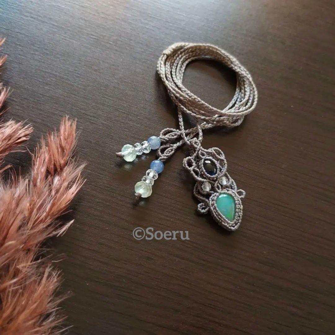 オパール&サファイヤのマクラメ編みネックレス ペンダント 天然石