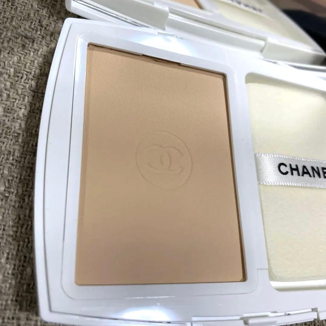 CHANEL シャネル ルブランブライトニングコンパクト B20