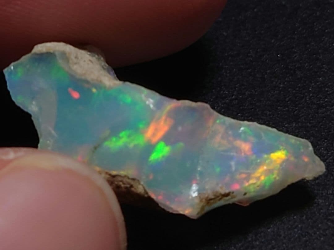 プレシャスオパール 原石 多色 ジュエリー グレード エチオピア 鉱物