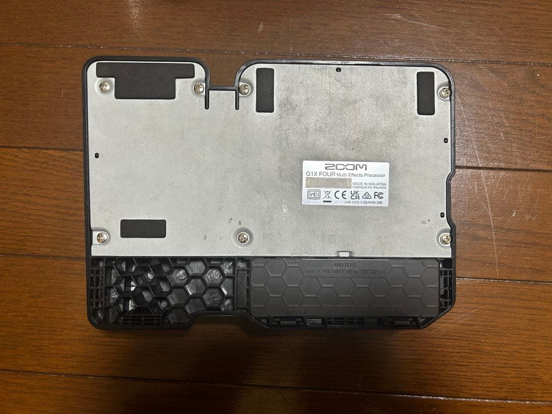 箱付き ZOOM G1X FOUR