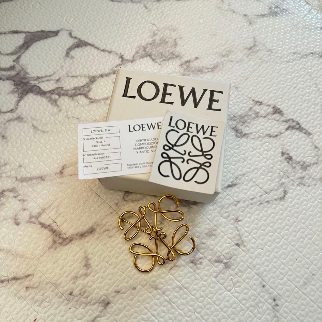 LOEWE ゴールド リボンブローチ