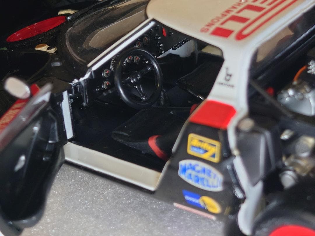 クリスマス値下げ! 1/18 京商 ランチア ストラトス ピレリ75Yサンレモ