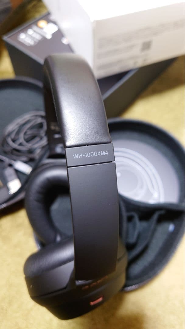 美品SONY ワイヤレスヘッドホン ブラックWH-1000XM4