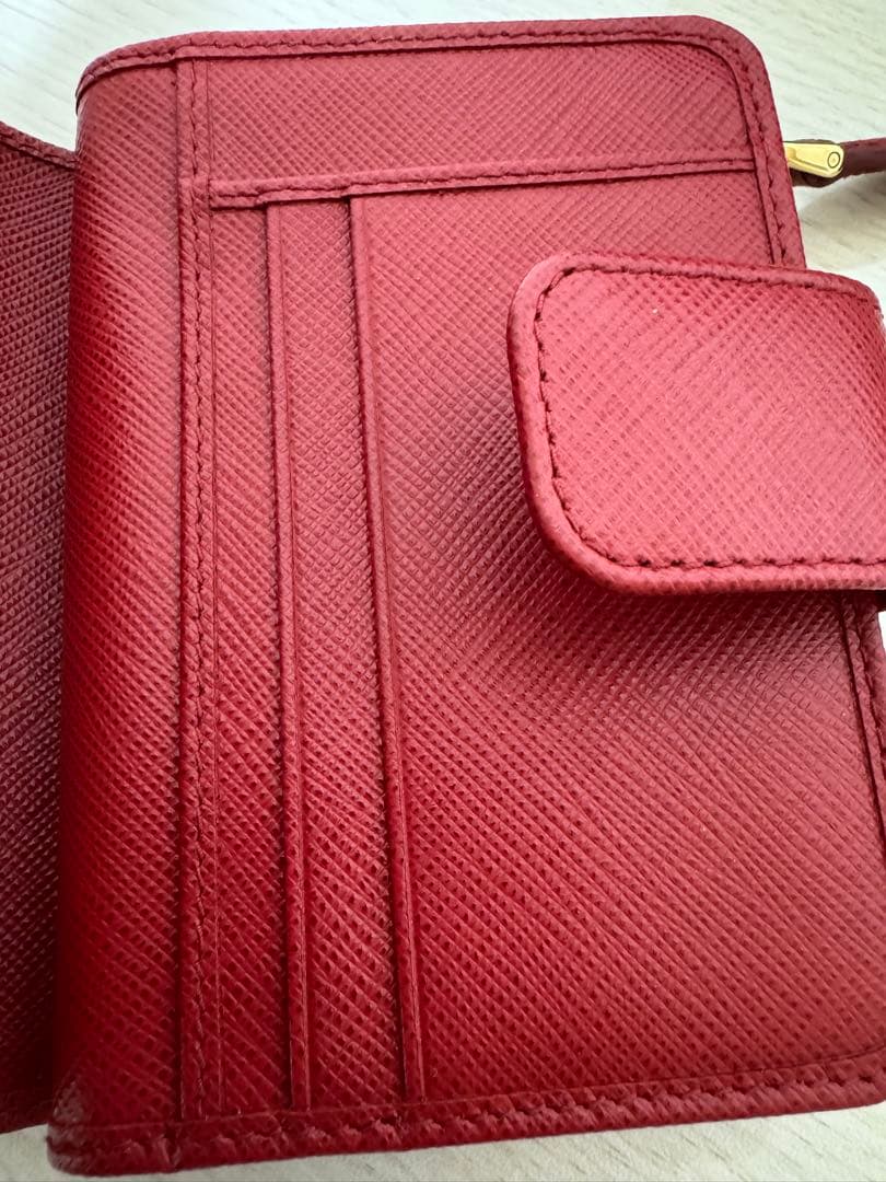 PRADA 二つ折り 財布