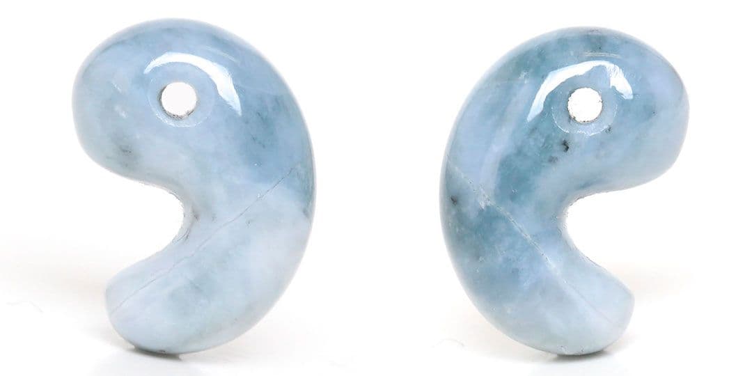 出雲勾玉 糸魚川翡翠 ブルー 16mm 小滝川産 アナヒータストーンズ めの