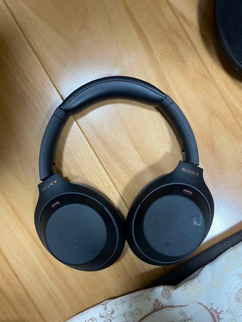 SONY WH-1000XM4ワイヤレスヘッドホン 充電ケーブル・収納ケース付き