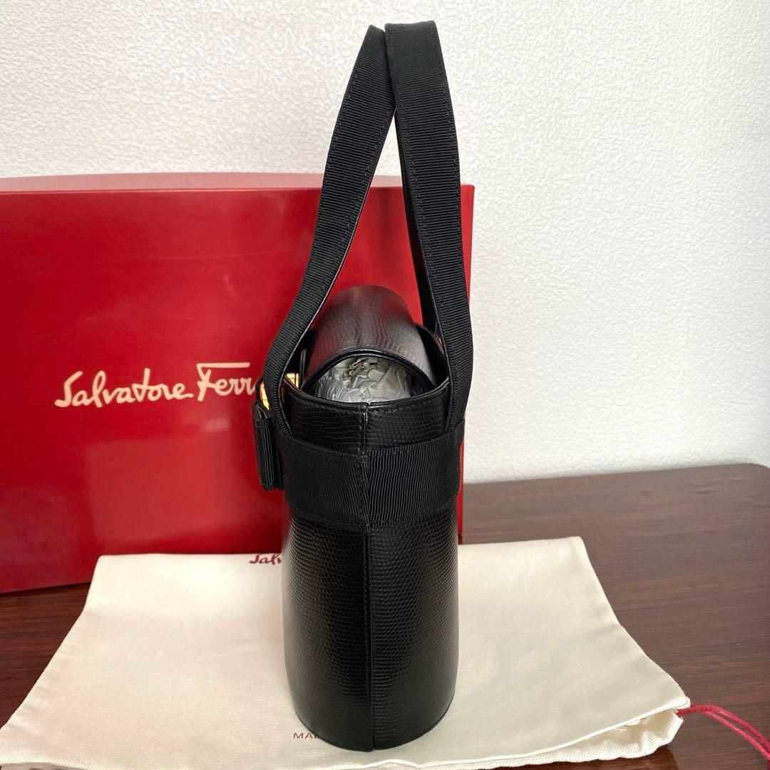 Salvatore Ferragamoハンドバッグ ヴァラリボン バケツバケット