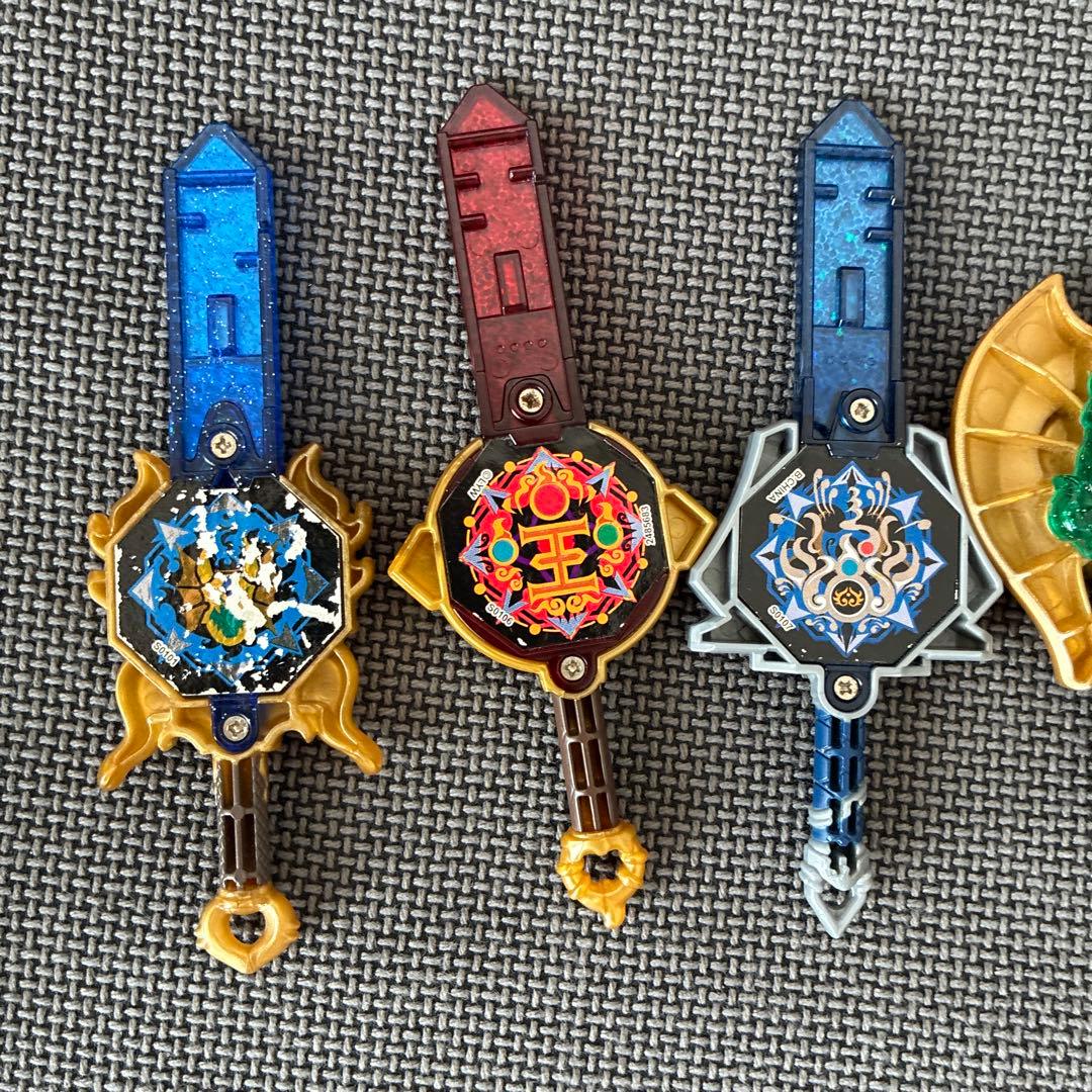 妖怪ウォッチオーガ DX妖聖剣＆妖怪アーク メダルまとめ売り