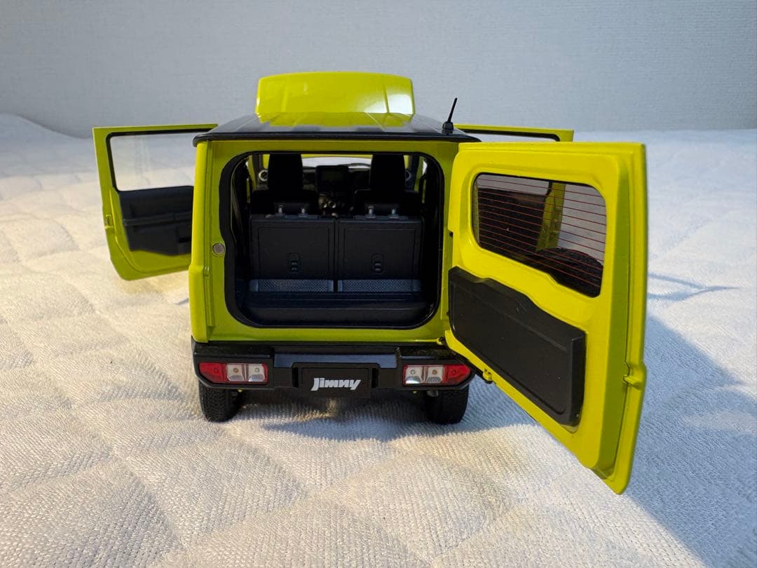 スズキ ジムニー 1/18 キネティックイエロー