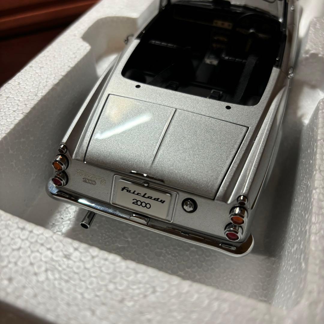 オートアート 1/18 ダットサン フェアレディ 2000 SR311 未展示品