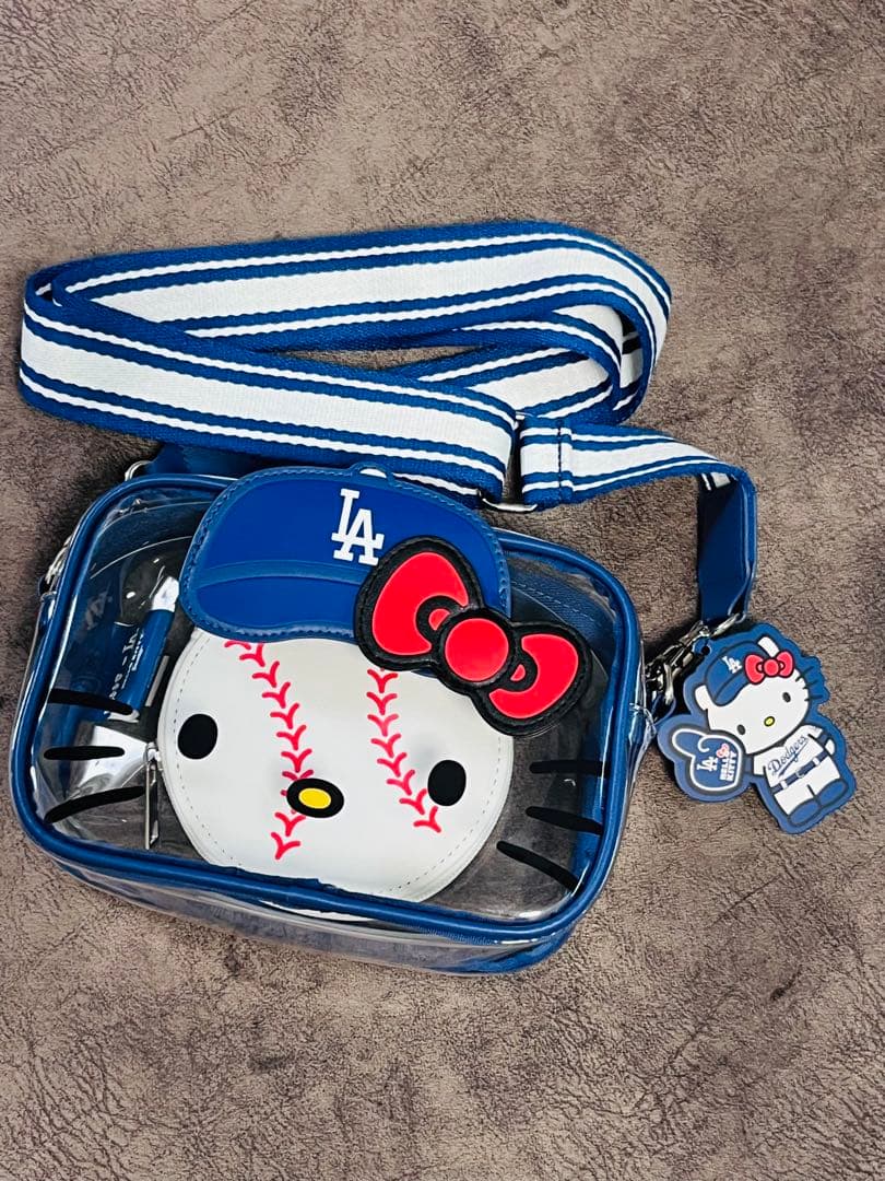 2025/8/5ハローキティ LAドジャース コラボバッグ MLB ドジャース