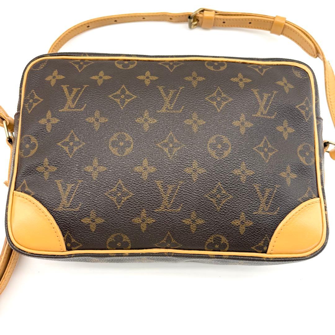 VUITTON　トロカデロ27　斜め掛け　ショルダーバック　PVC　モノグラム