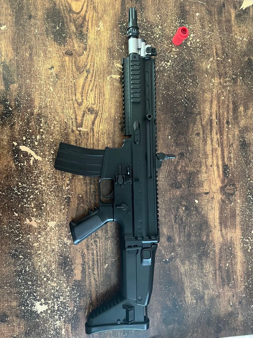 送料込みに変更しました！ライフルと電動ガン2個ハンドガン2個セット