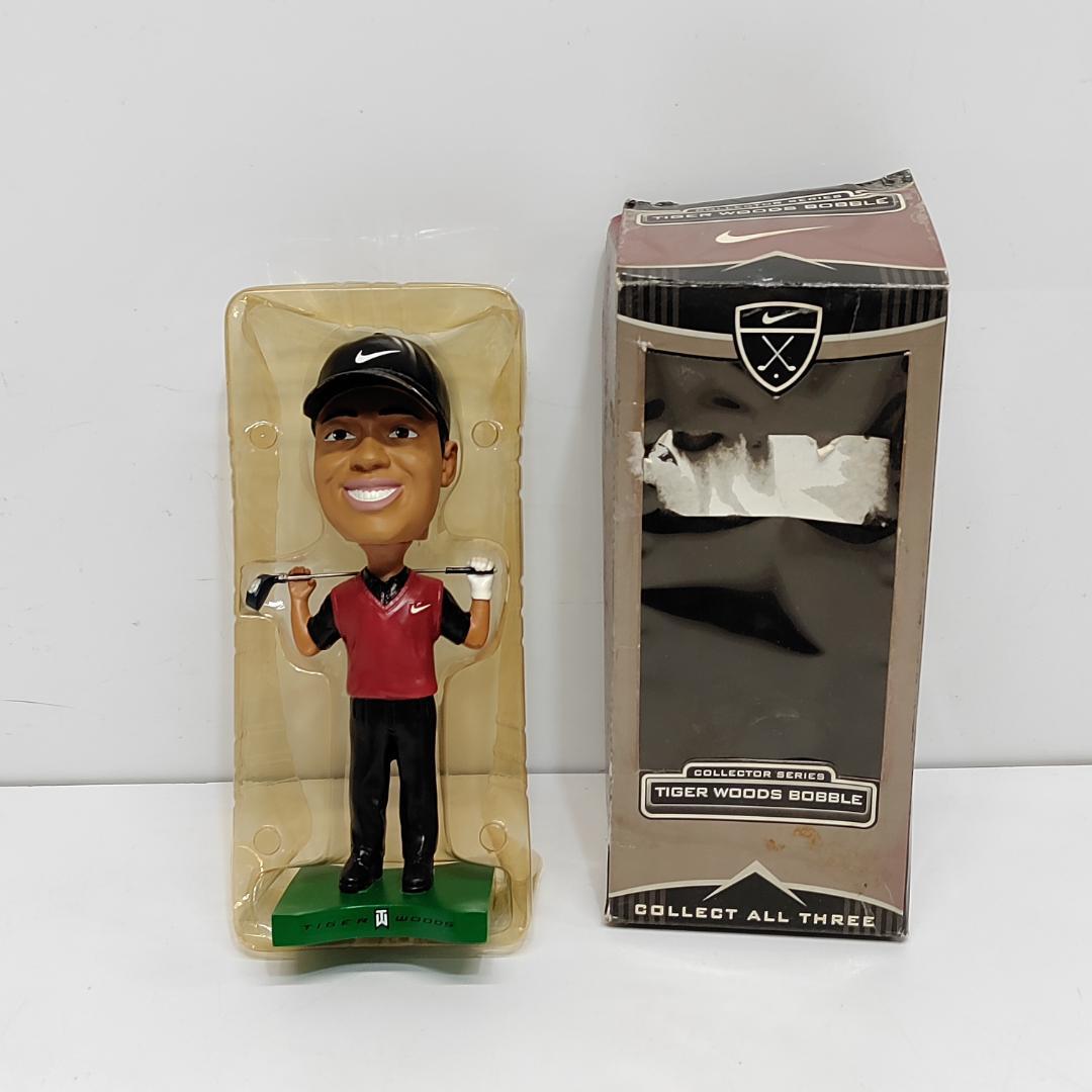 ナイキ タイガーウッズ フィギュア ボブルヘッド レア 希少 m1190