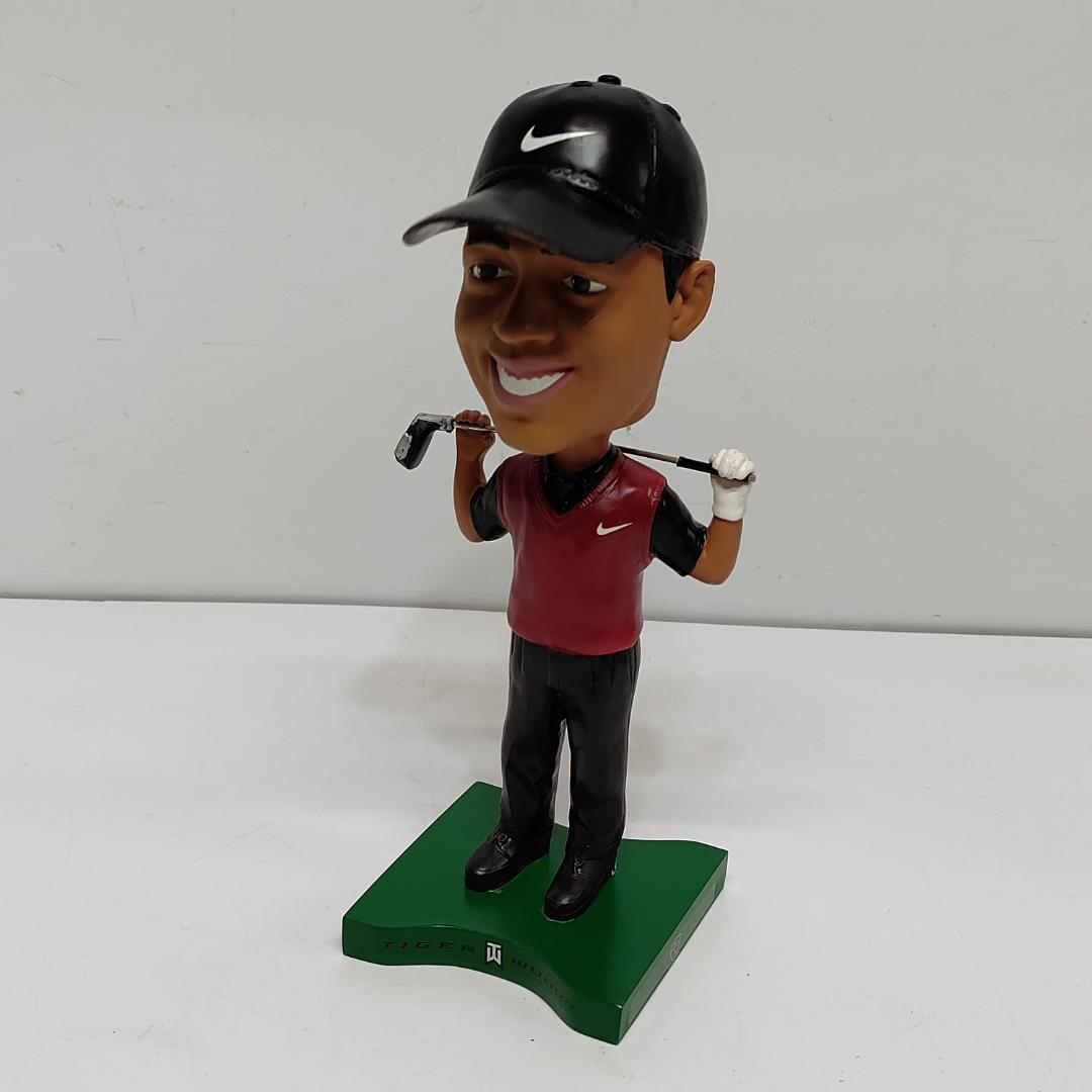 ナイキ タイガーウッズ フィギュア ボブルヘッド レア 希少 m1190