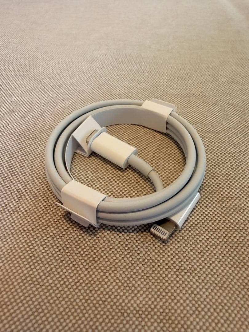 Apple iPhone 13 (PRODUCT(RED)) バッテリー100%