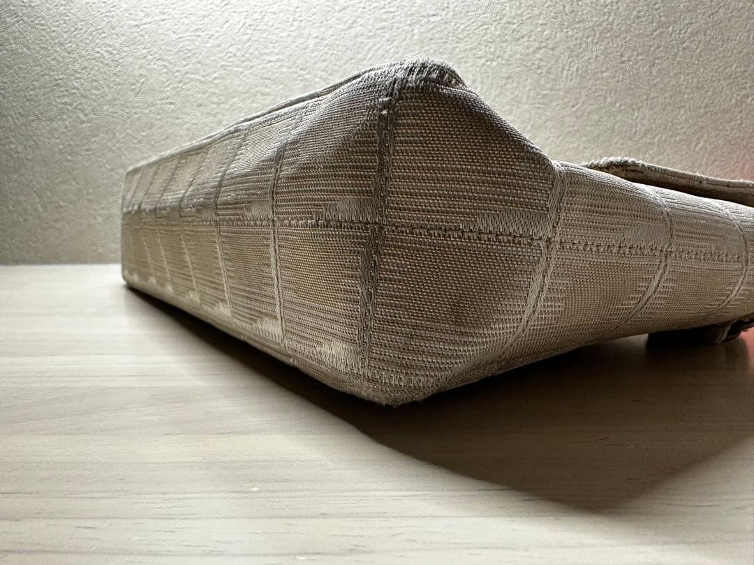 CHANEL　シャネル　ニュートラベルライン　ショルダーバッグ　チェーンバッグ