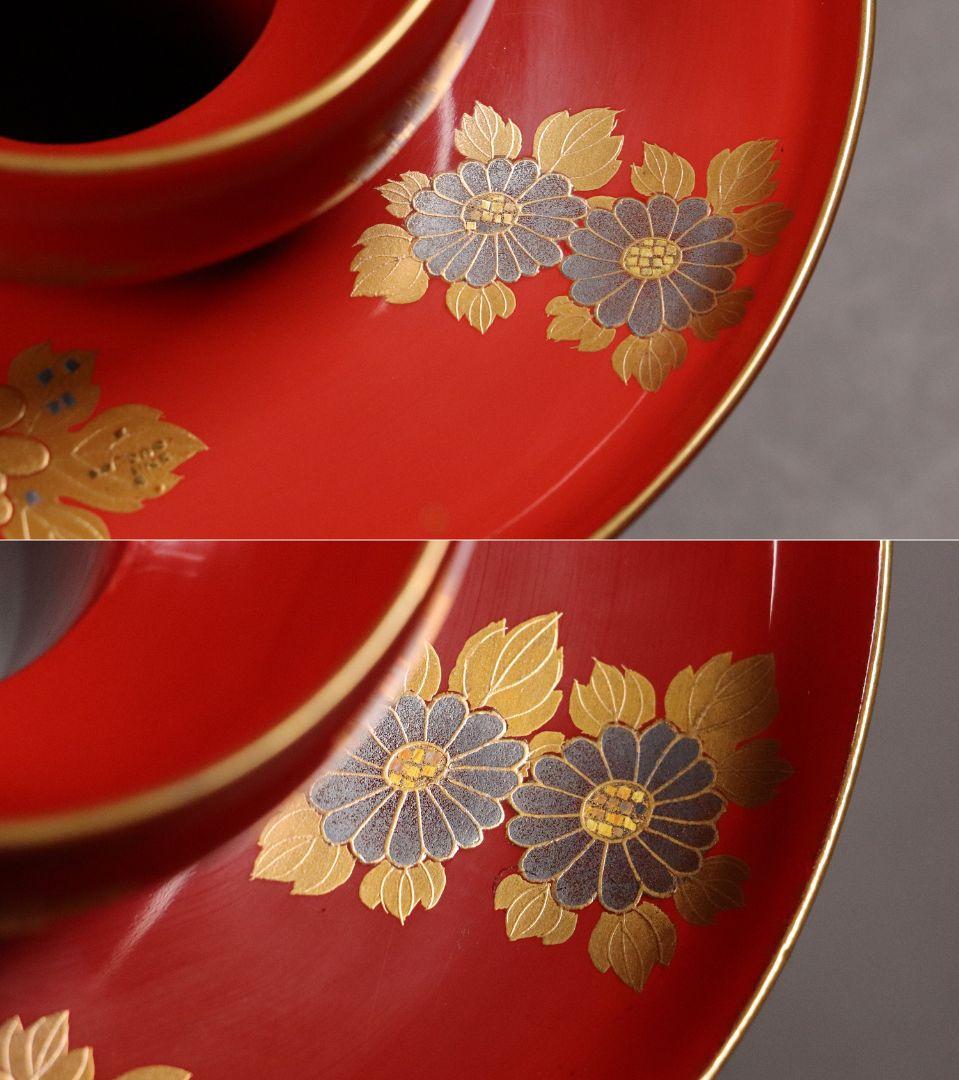 M674/ 時代木製漆器 菊に波金銀蒔絵朱塗茶台一対 伊万里赤絵茶器付 金銀切金