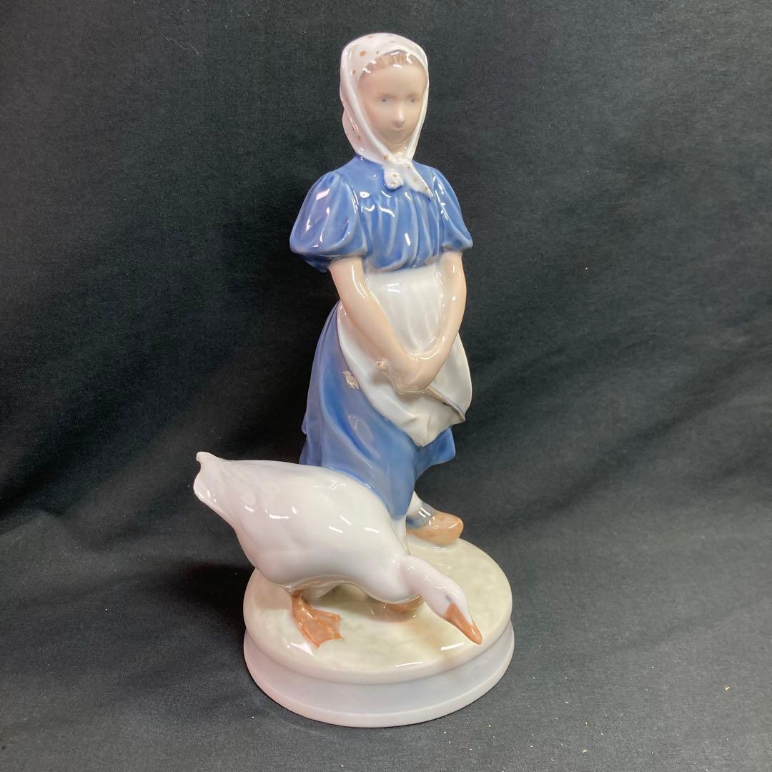 はなぞの様【美品】ロイヤルコペンハーゲン ガチョウと歩く少女