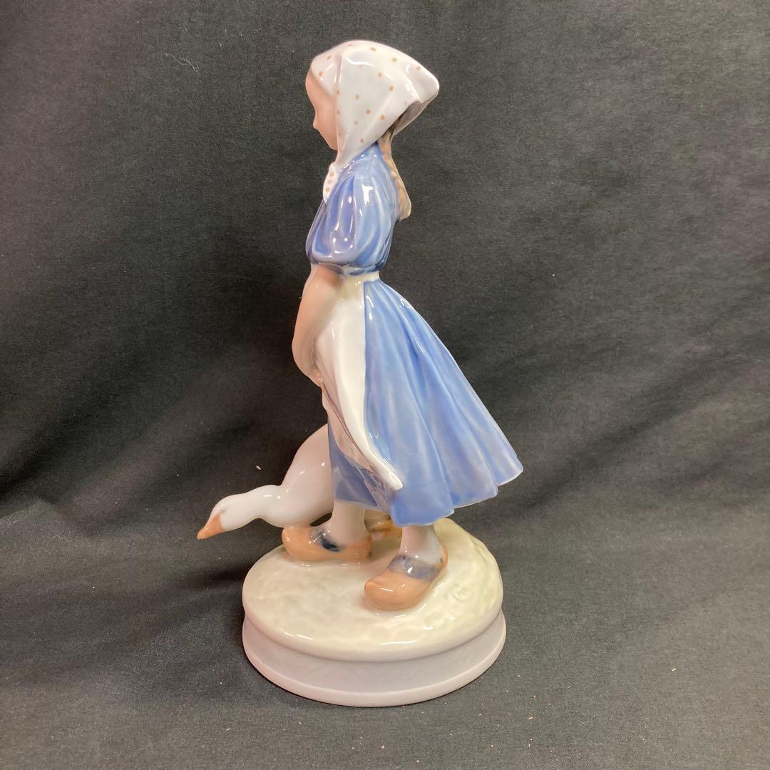 はなぞの様【美品】ロイヤルコペンハーゲン ガチョウと歩く少女