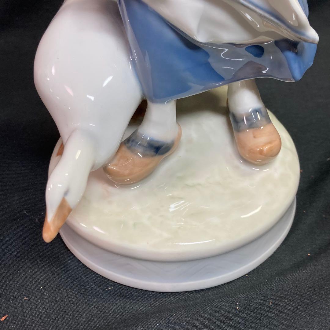 はなぞの様【美品】ロイヤルコペンハーゲン ガチョウと歩く少女