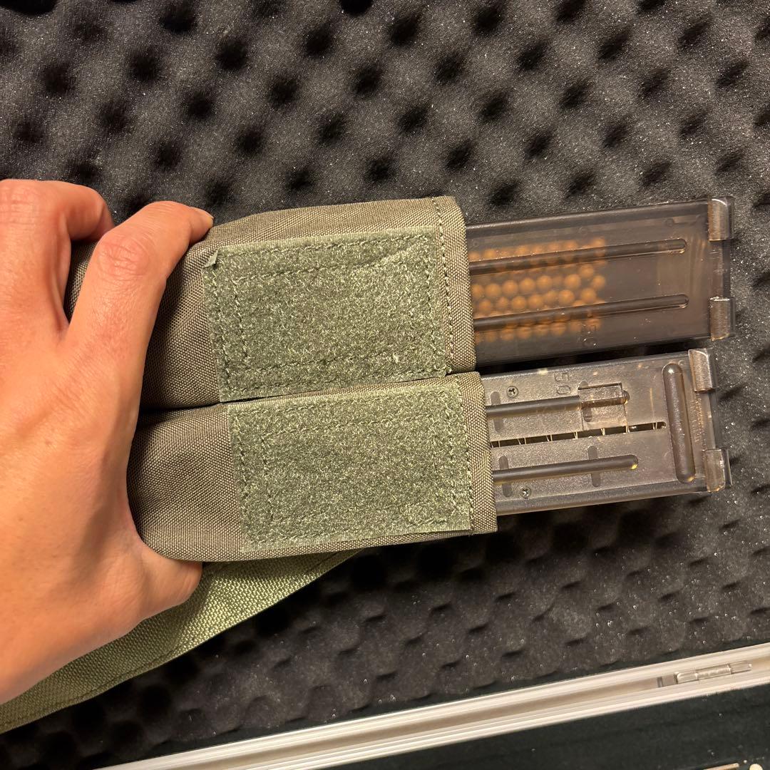 次世代電動ガン レッドドットサイト　サイレンサー 充電器　銃ケース　付き