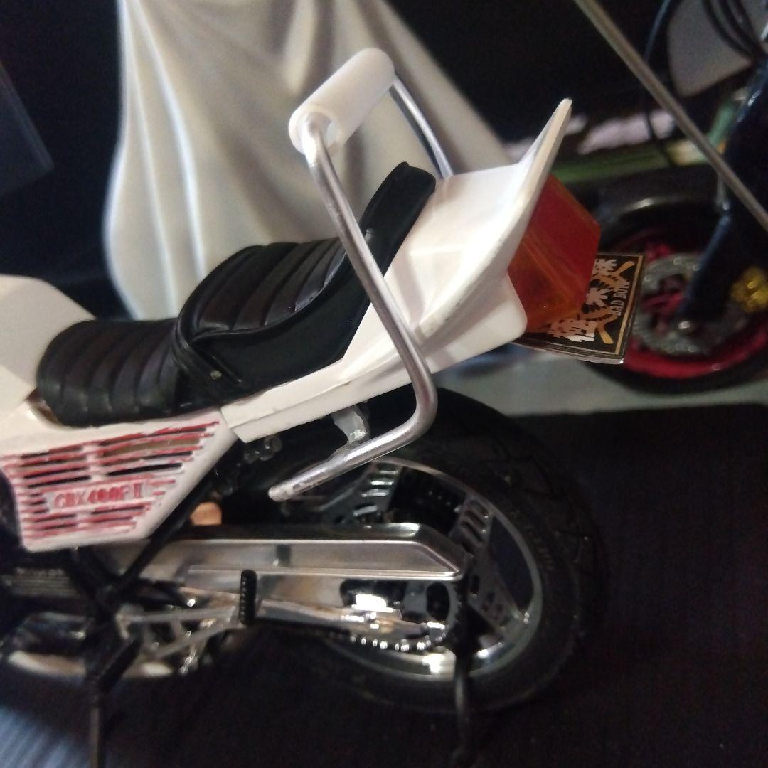 CBX400Fバットボイズ桐木司仕様、フィギュア、シート付