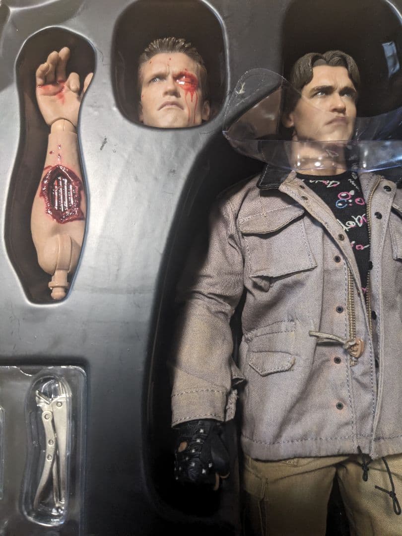 ホットトイズ ターミネーター T-800 MMS136 アクションフィギュア