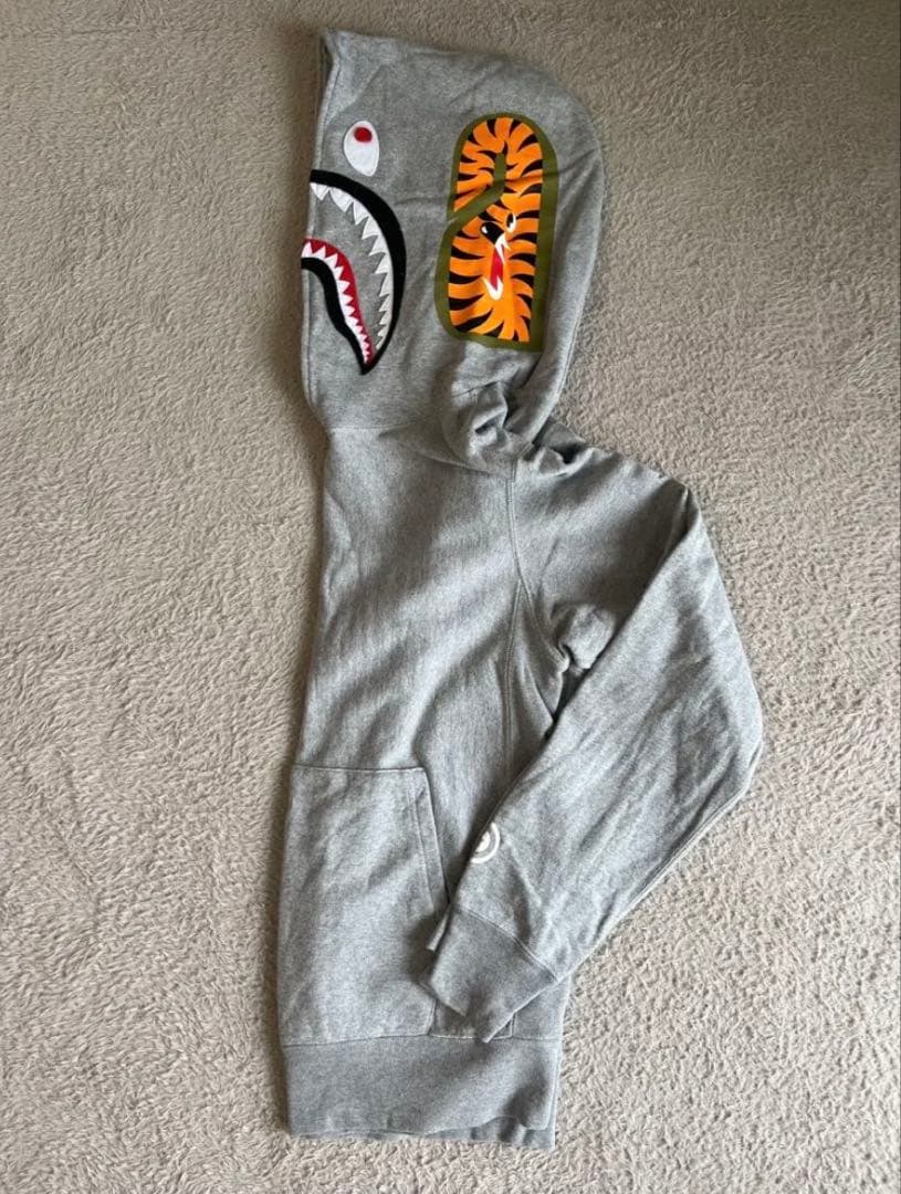 【美品】A BATHING APE シャーク　パーカー