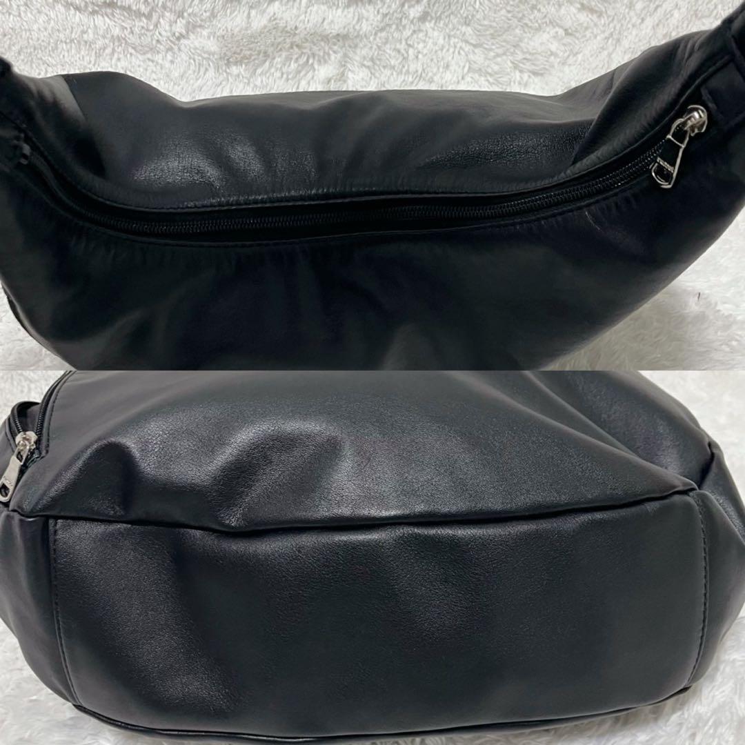 極美品 russetソフトレザーラウンドビッグショルダーバッグ ブラック A4