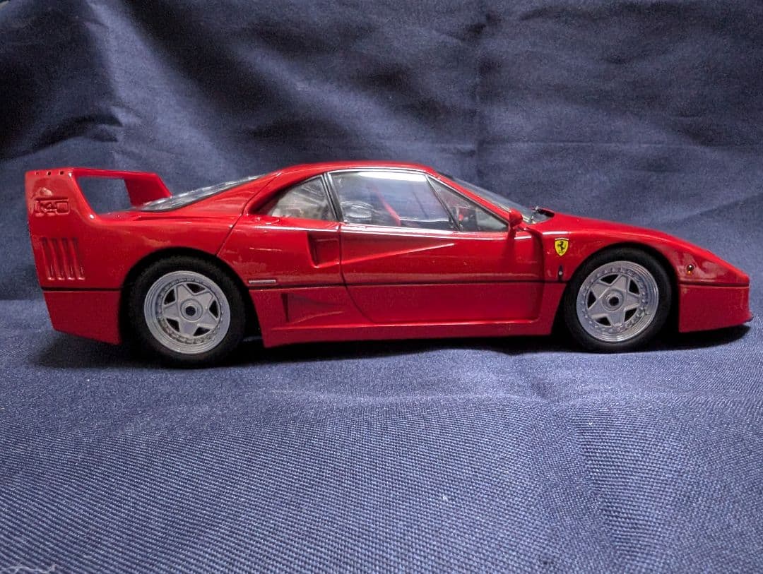 京商　Ferrari F40 1/18　スケールモデル(RED)08411R