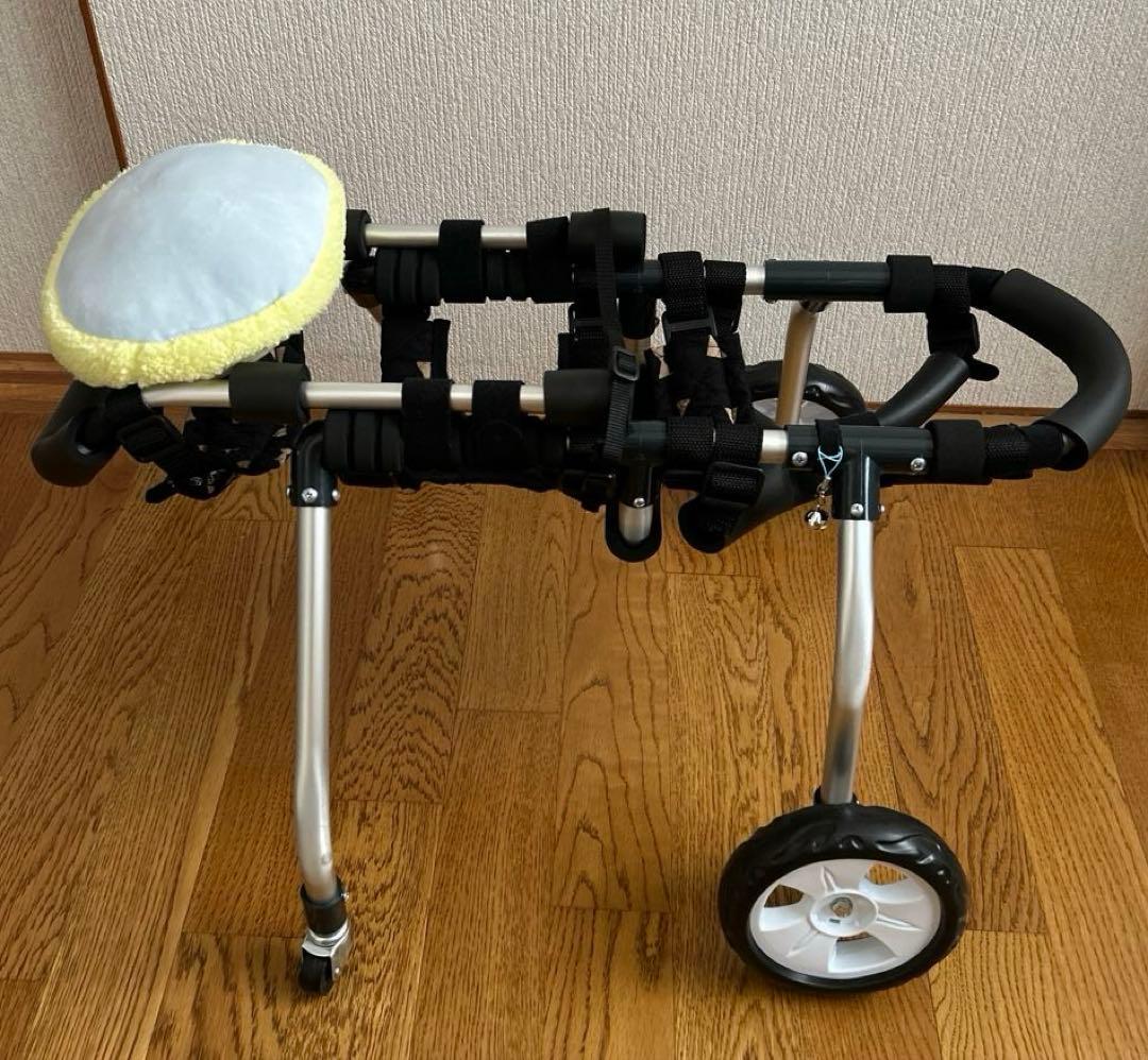 小さめ中型犬 ワンちゃん4輪 食事補助 犬用車椅子 介護補助 犬の歩行器