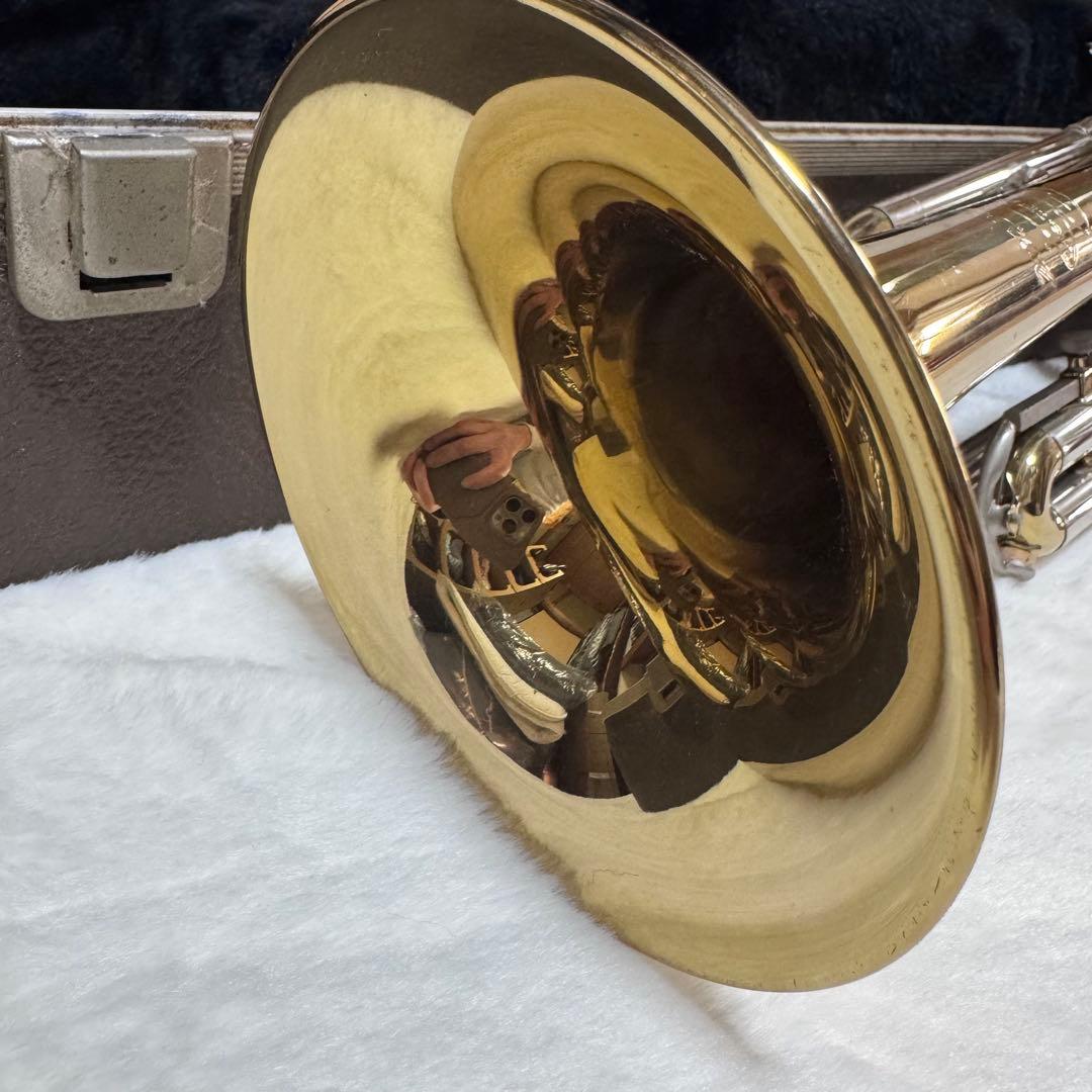 Buescher 930 トランペット 本体 ケース付き B5070 ゴールド