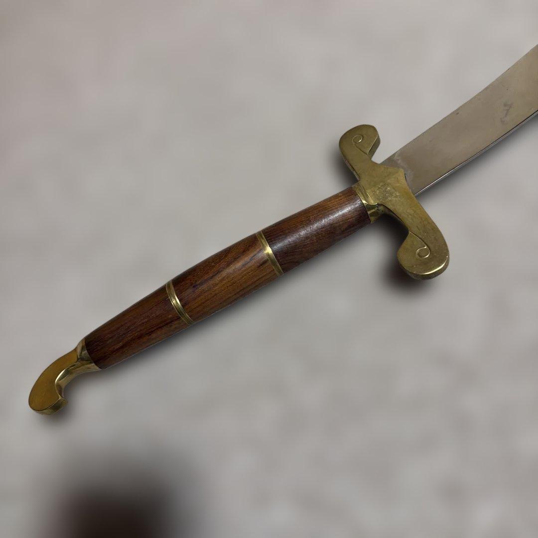 伝統的な曲線刀