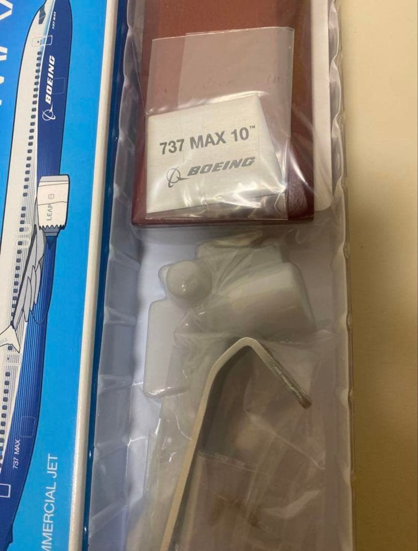 航空機・ヘリコプター BOEING 737 MAX10 1/200