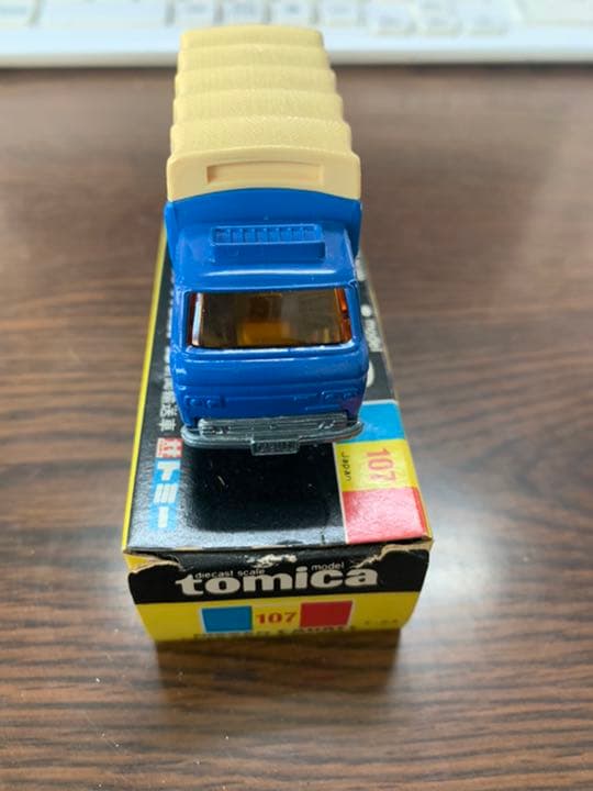 tomica ニッサンキャブオール　ミニカー