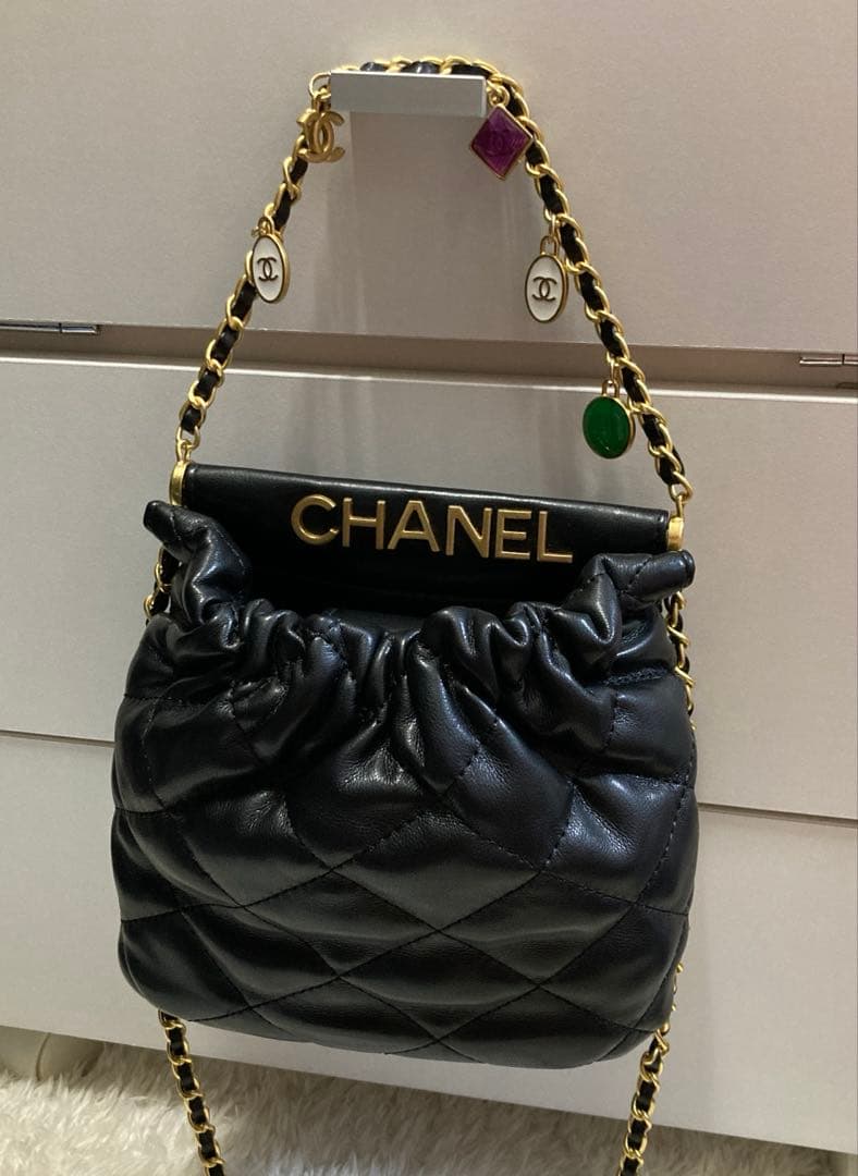 CHANEL キルティングビジューショルダーバッグ ブラック