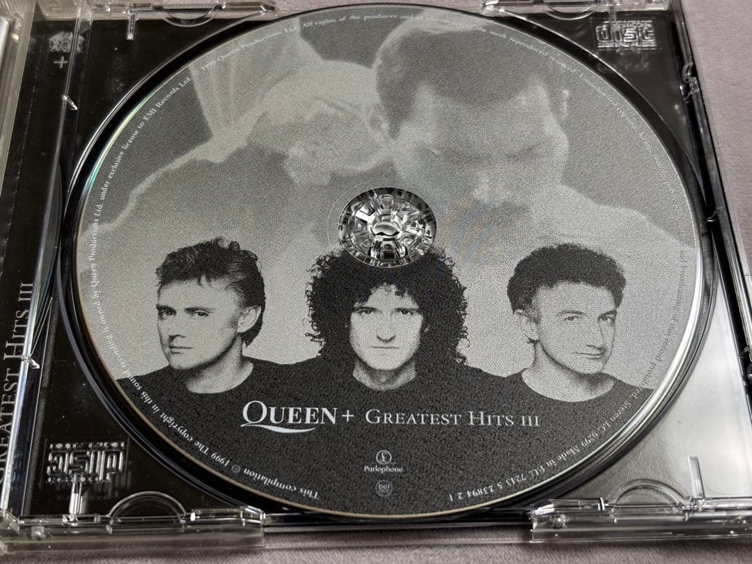 レア Queen サインCD クイーン ブライアンメイ ロジャーテイラー