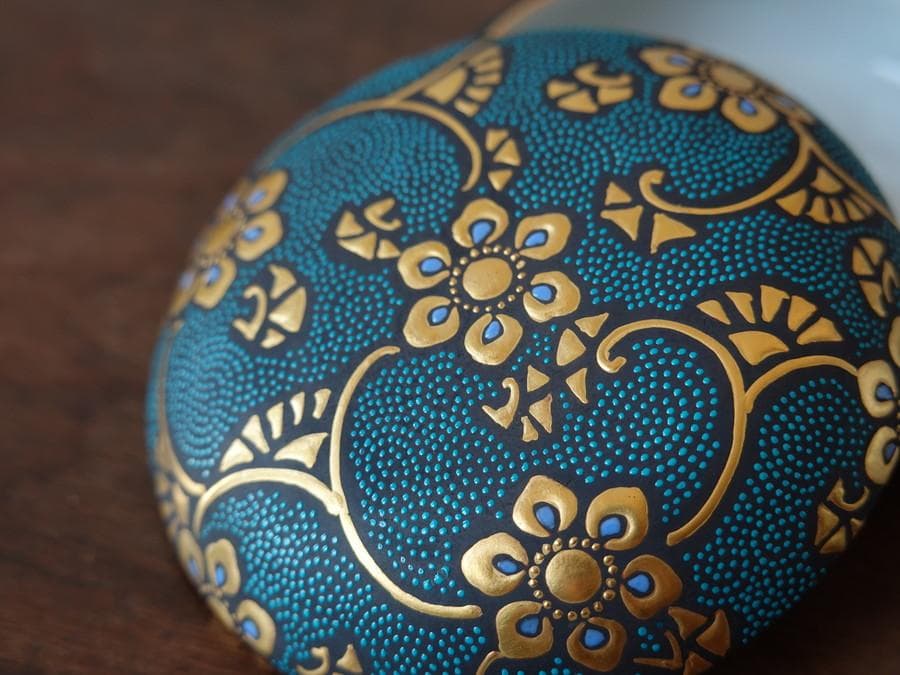 九谷焼　仲田錦玉　渦打　青粒　金彩　唐草文　香合　共箱　内面細字　茶道具